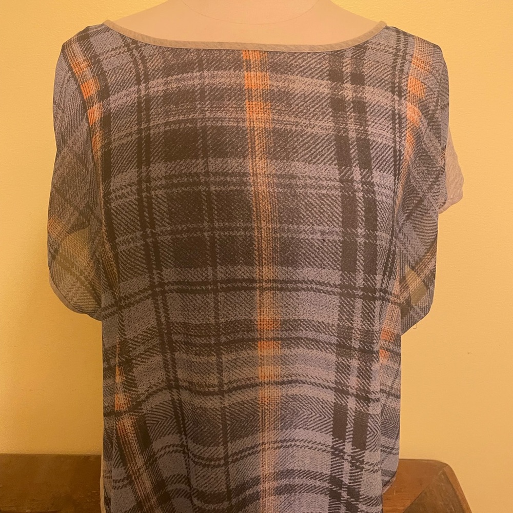 Two by Vince Camuto top